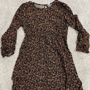 Beautiful fall long sleeved maternity dress